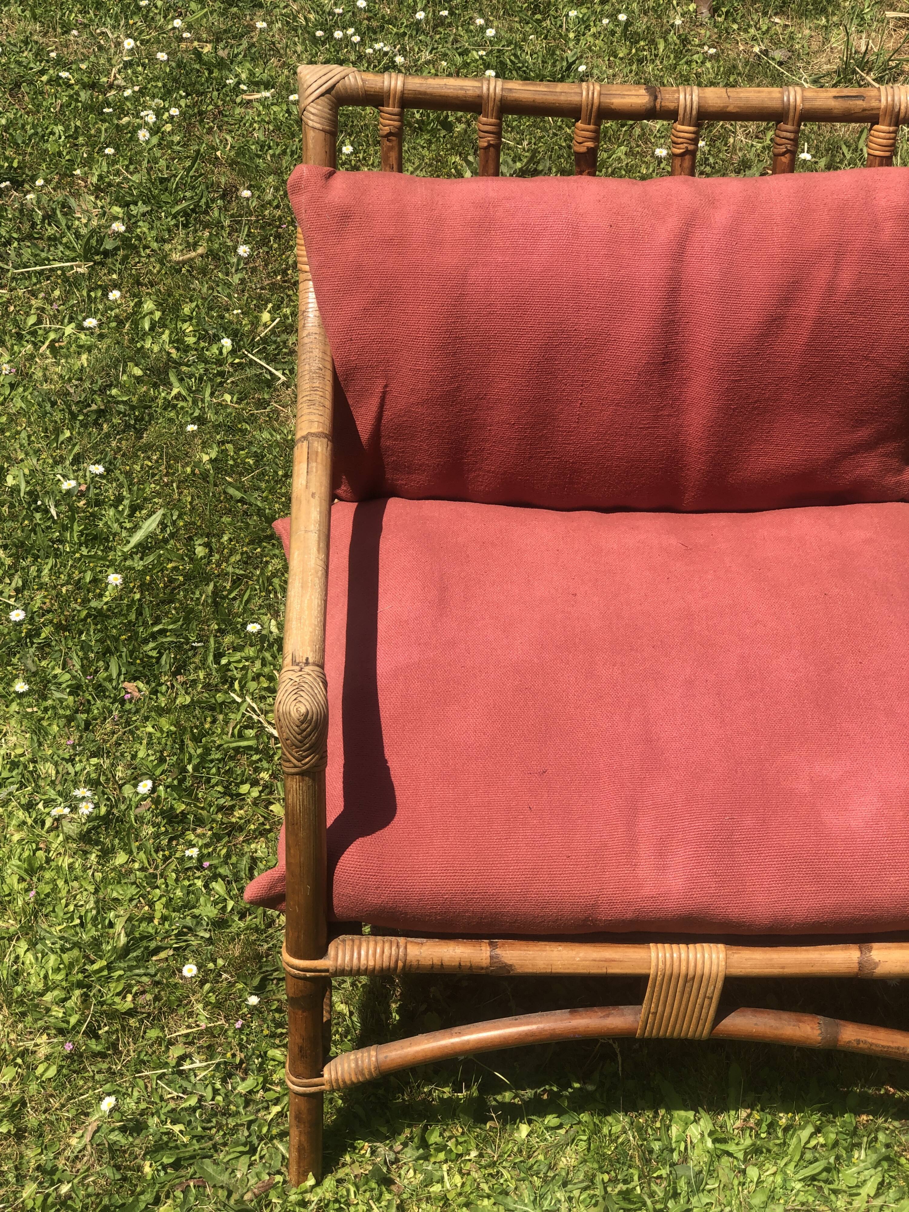 Rattan living room with 2 armchairs, coffee table cushions