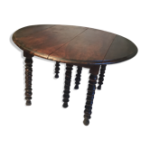 Table with  6 feet