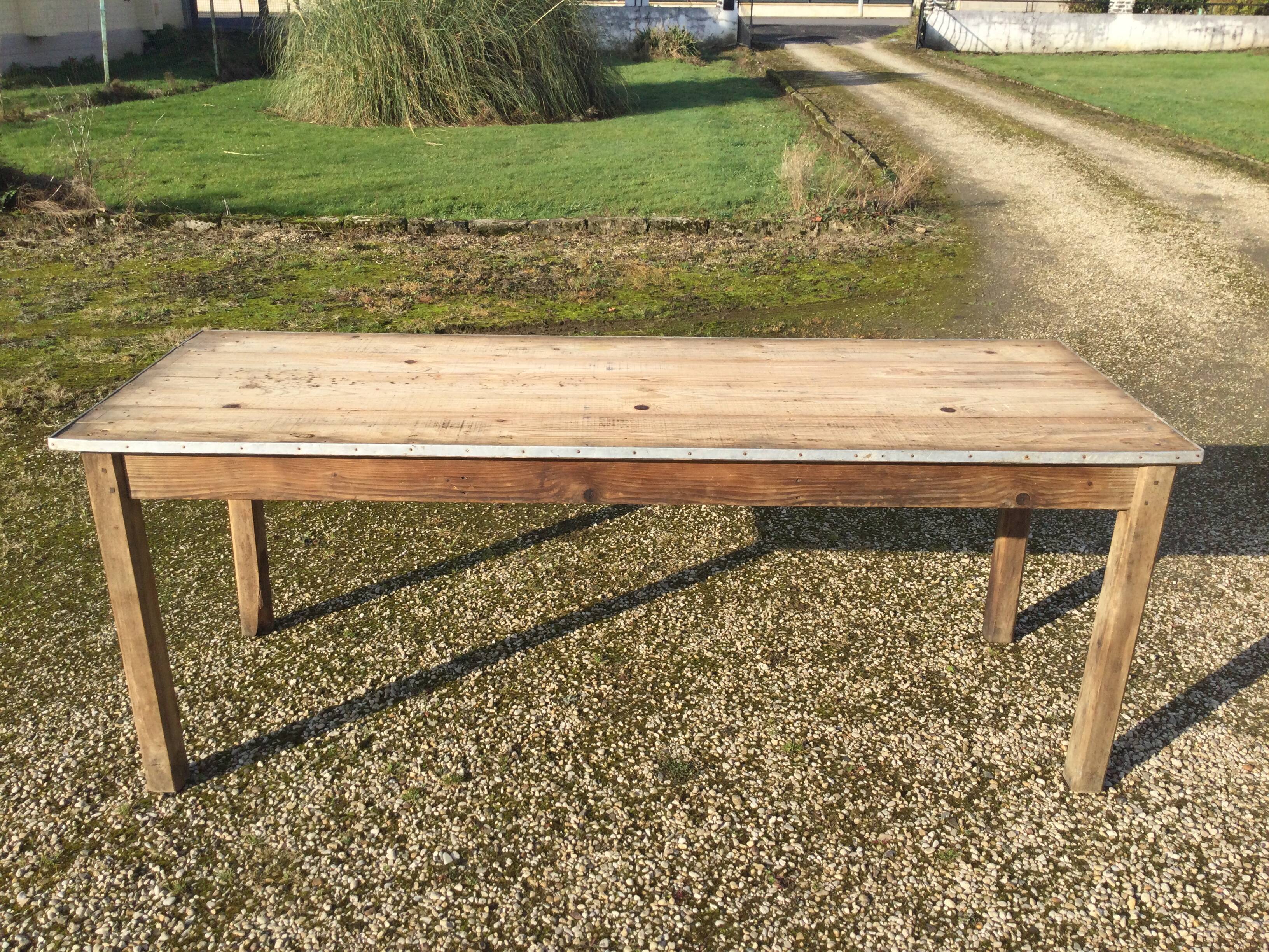 Farm table