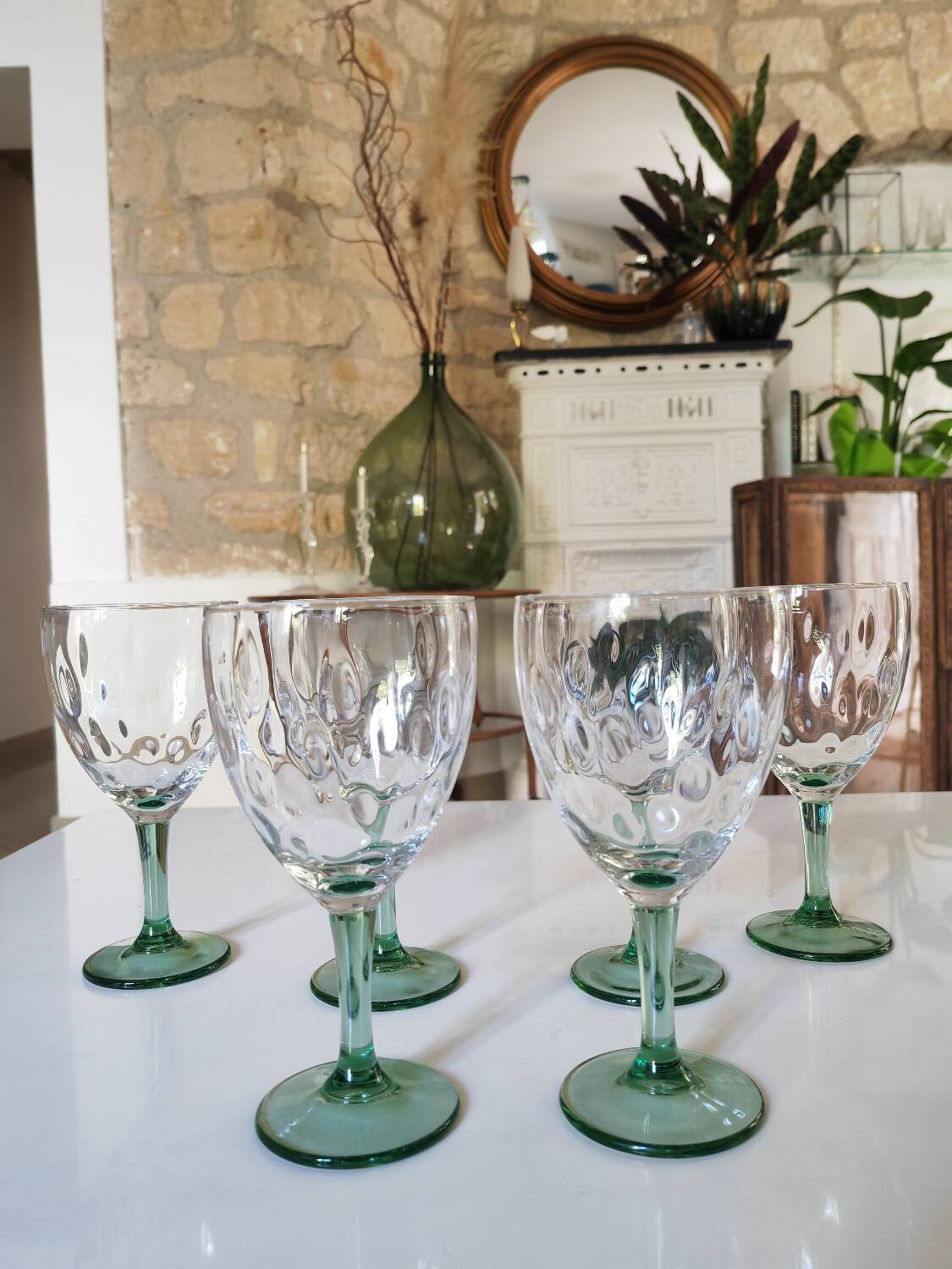 6 large stemmed glasses