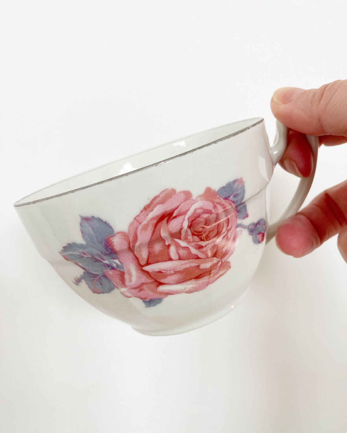 Teapot and porcelain cups set