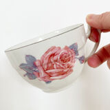 Teapot and porcelain cups set