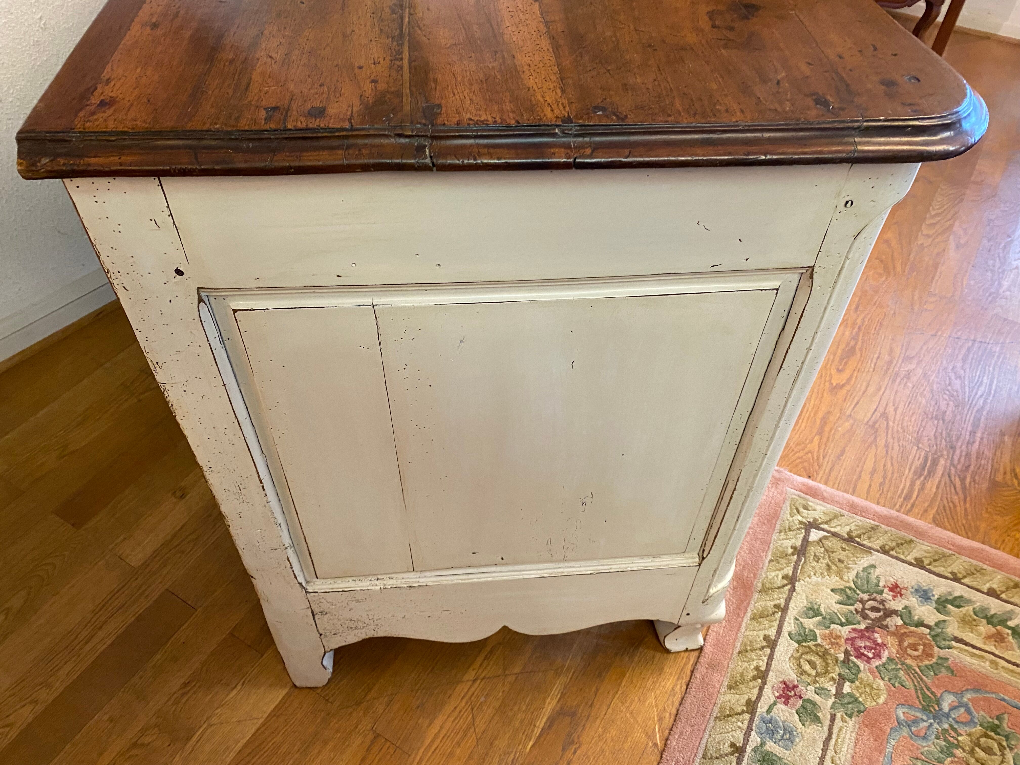 Chest of drawers from the regency period patinated light gray. Perfect condition.