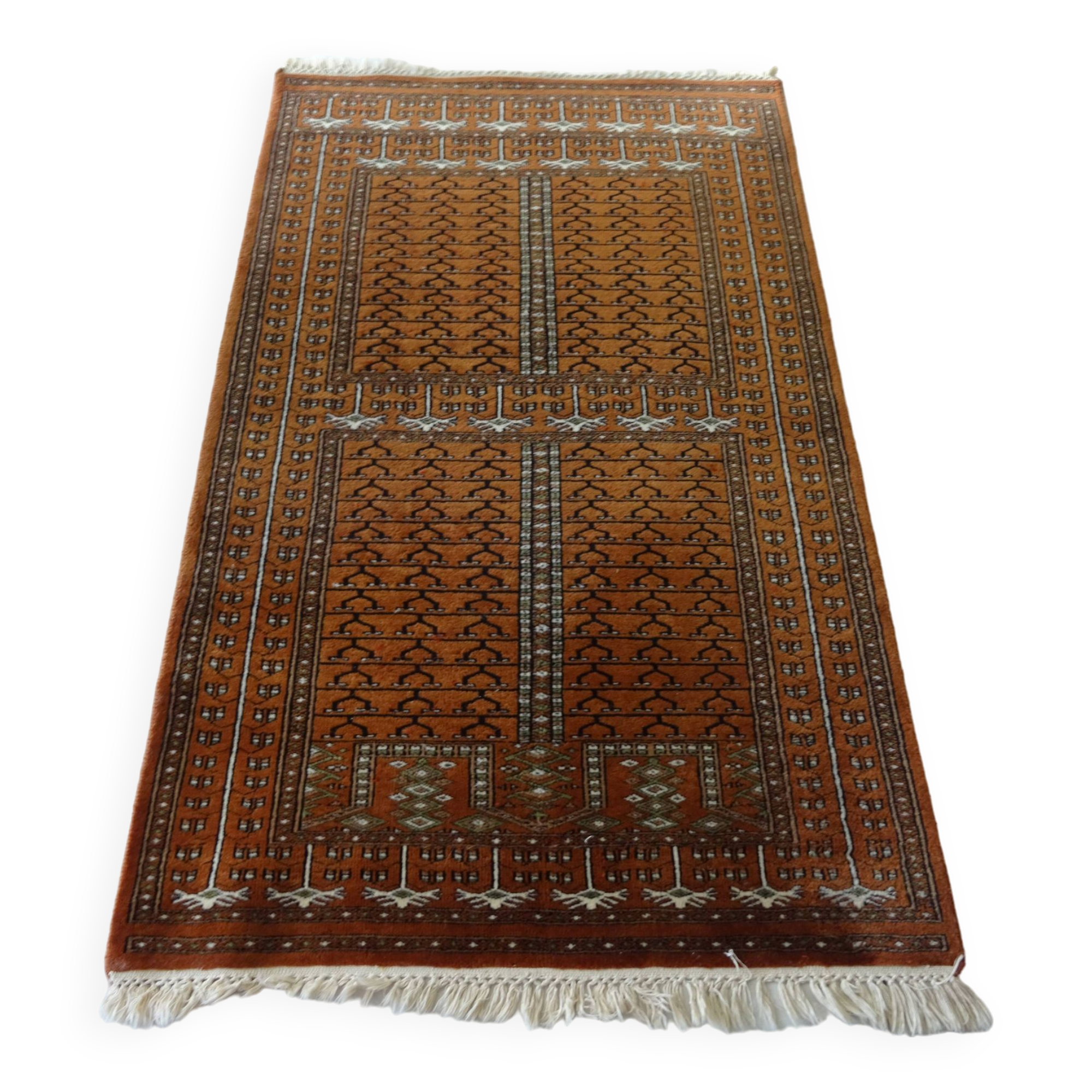 Handcrafted Oriental Bukhara rug 160 x 93 cm