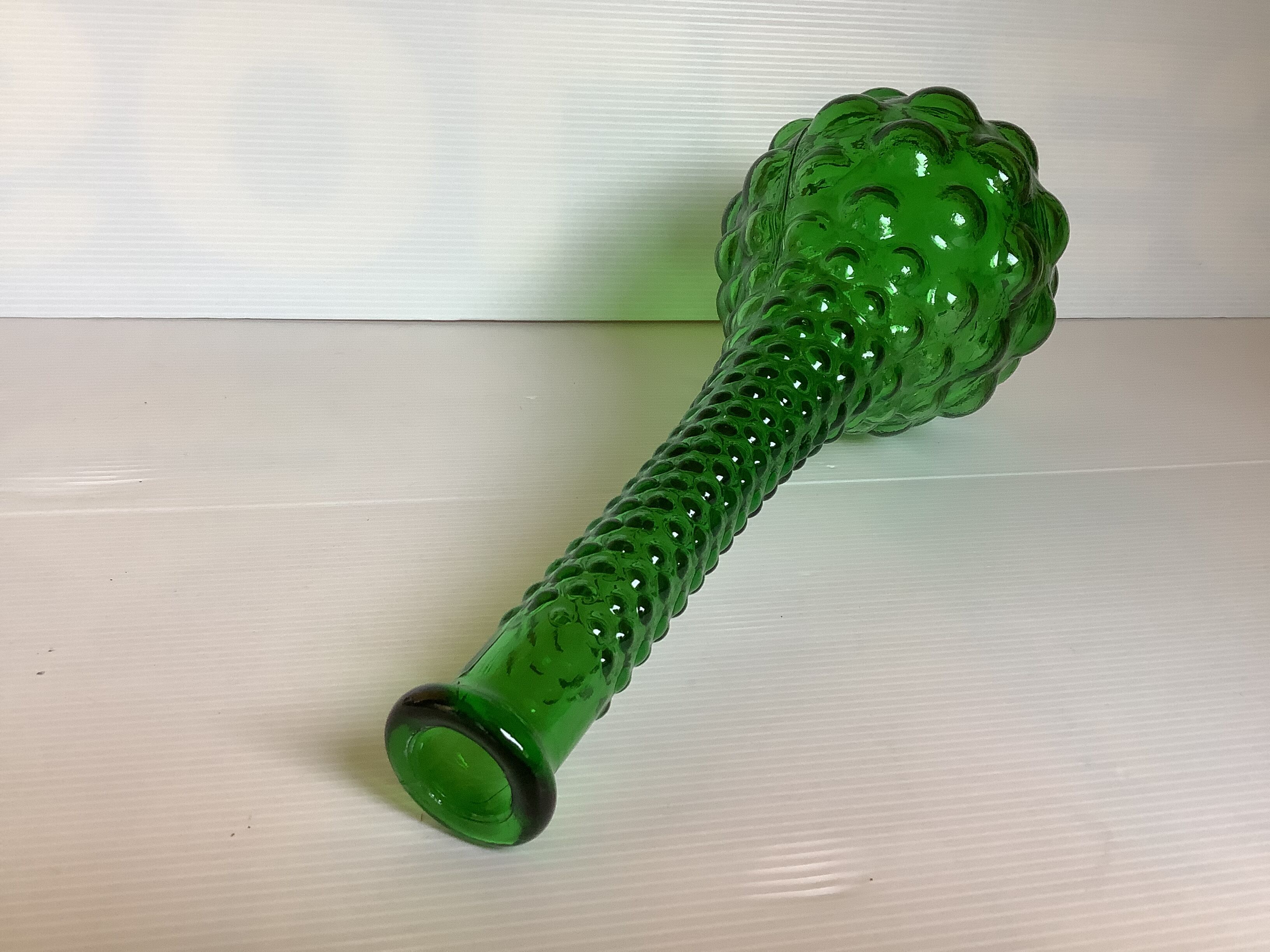 Bouteille en verre verte bulles Italie