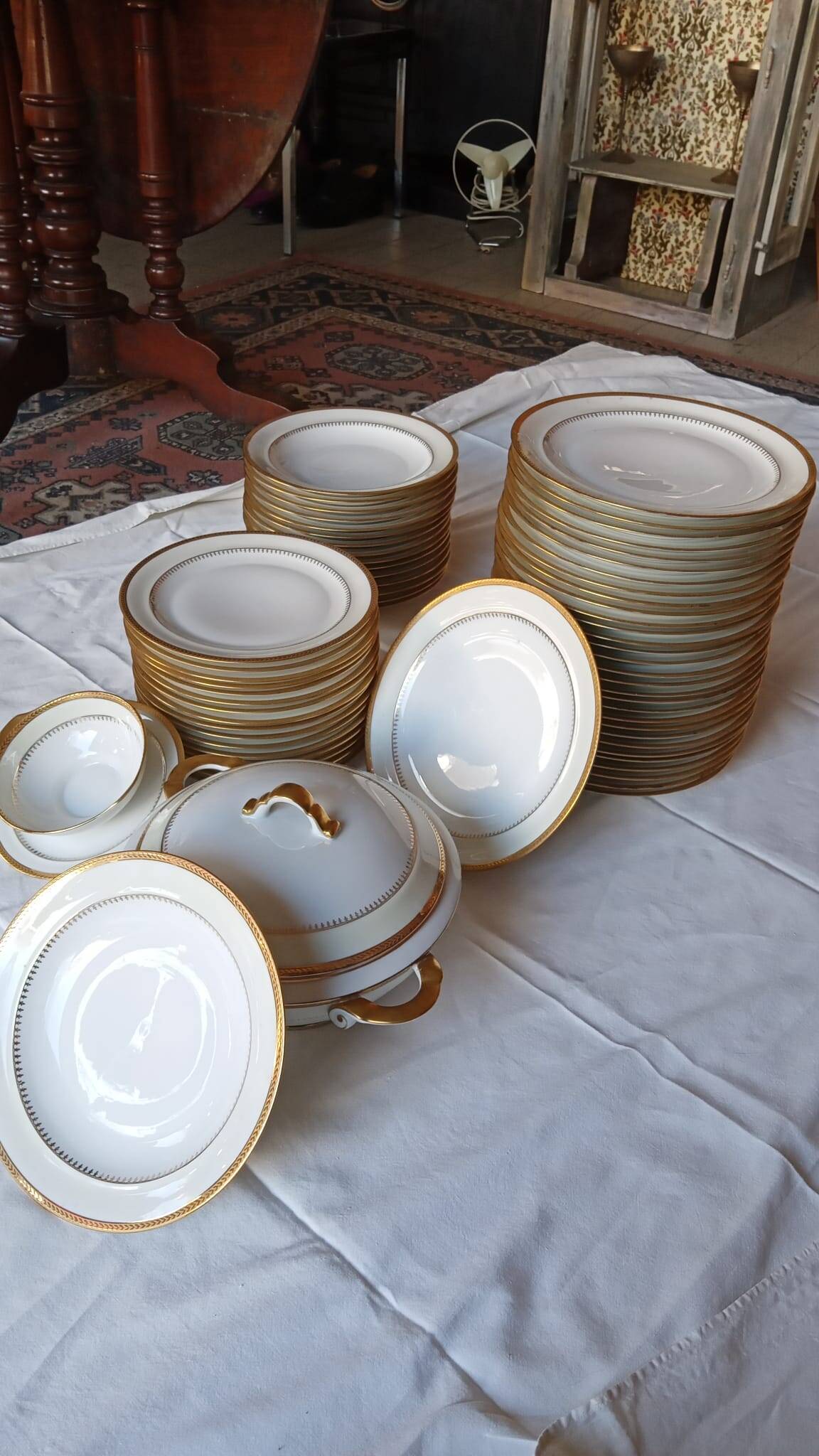 Chastagner Limoges porcelain dinner service, 1930s