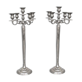 Paire de chandeliers sur pieds métal argenté