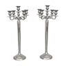Paire de chandeliers sur pieds métal argenté