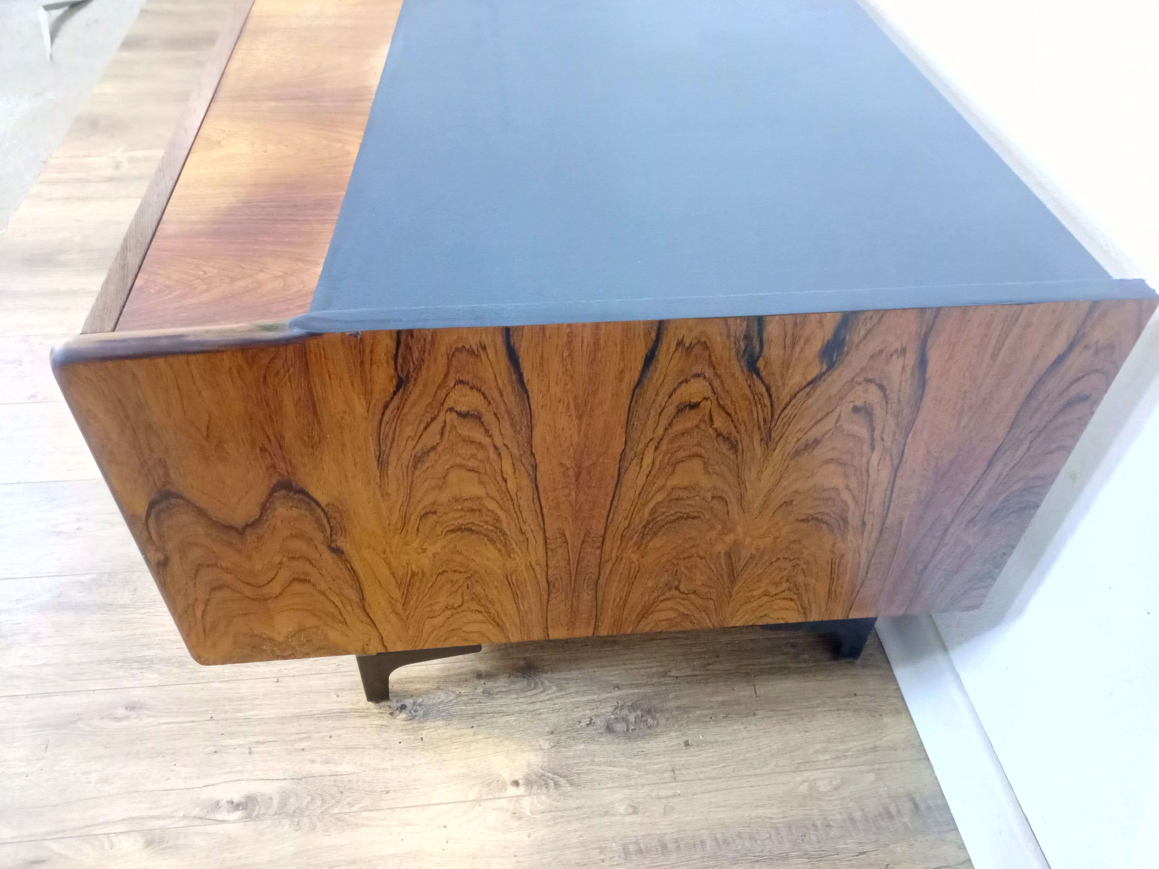 Low Scandinavian row