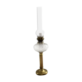 Ancienne lampe à pétrole ou huile