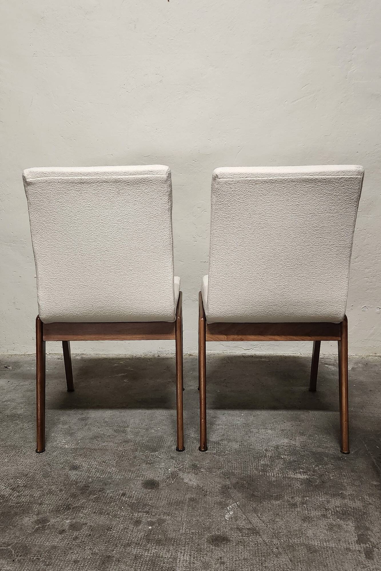 Paire de chaises scandinaves restaurées années 70