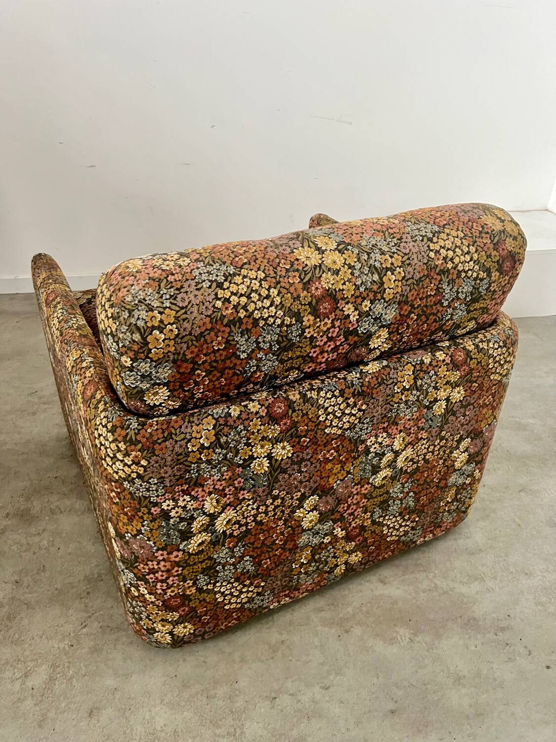 Old floral pattern armchair design Wittmann Austria Josef Hauffmann vintage