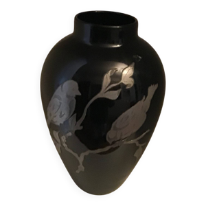 Vase en opaline  noir