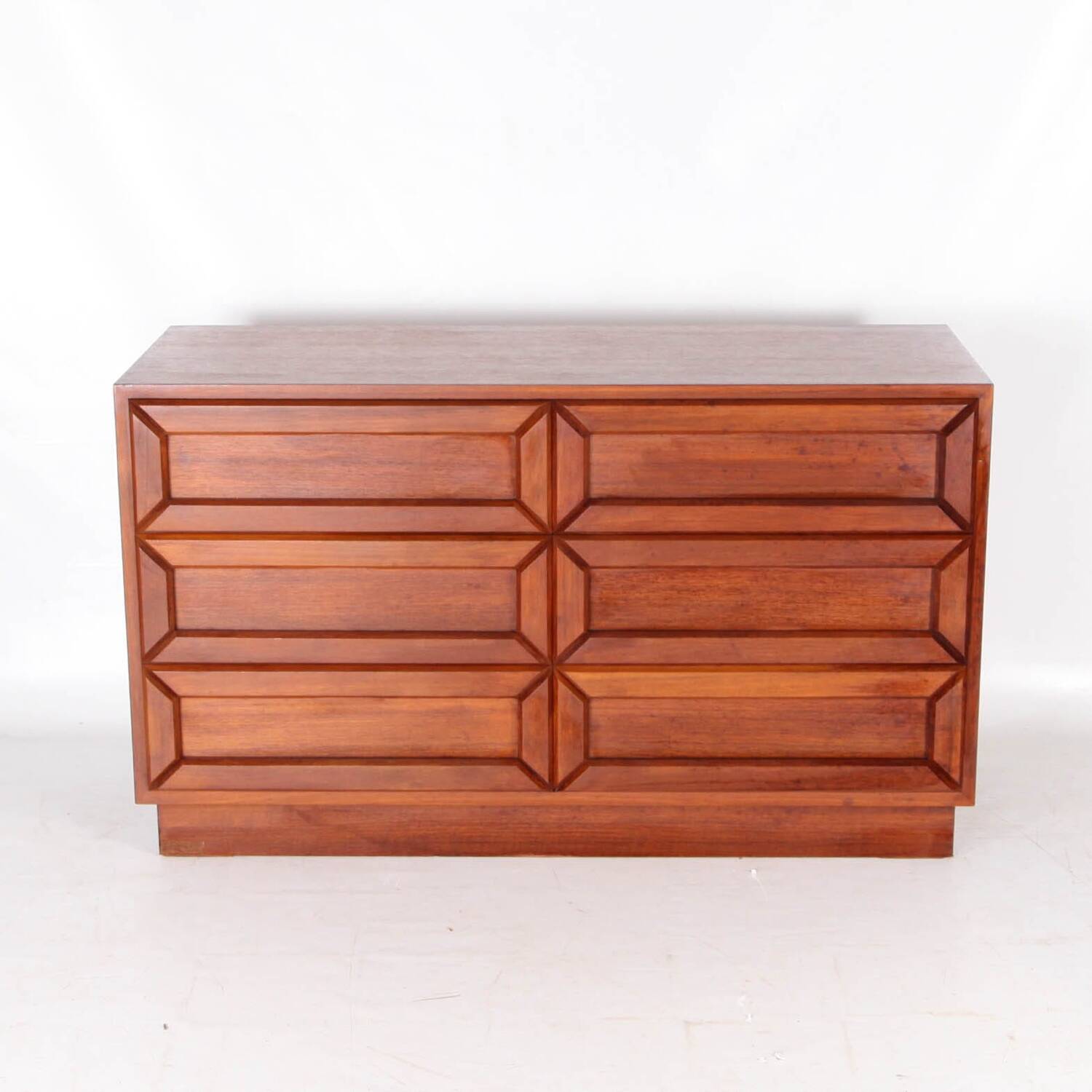 Graphic commode