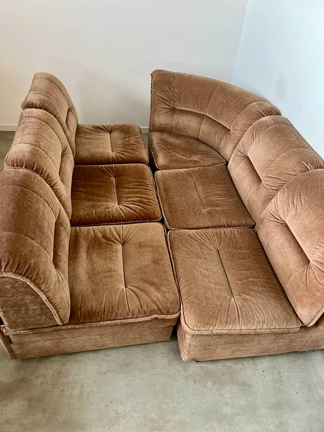 Old vintage modular corner sofa in designer velvet from the 70s/80s 4 elements
