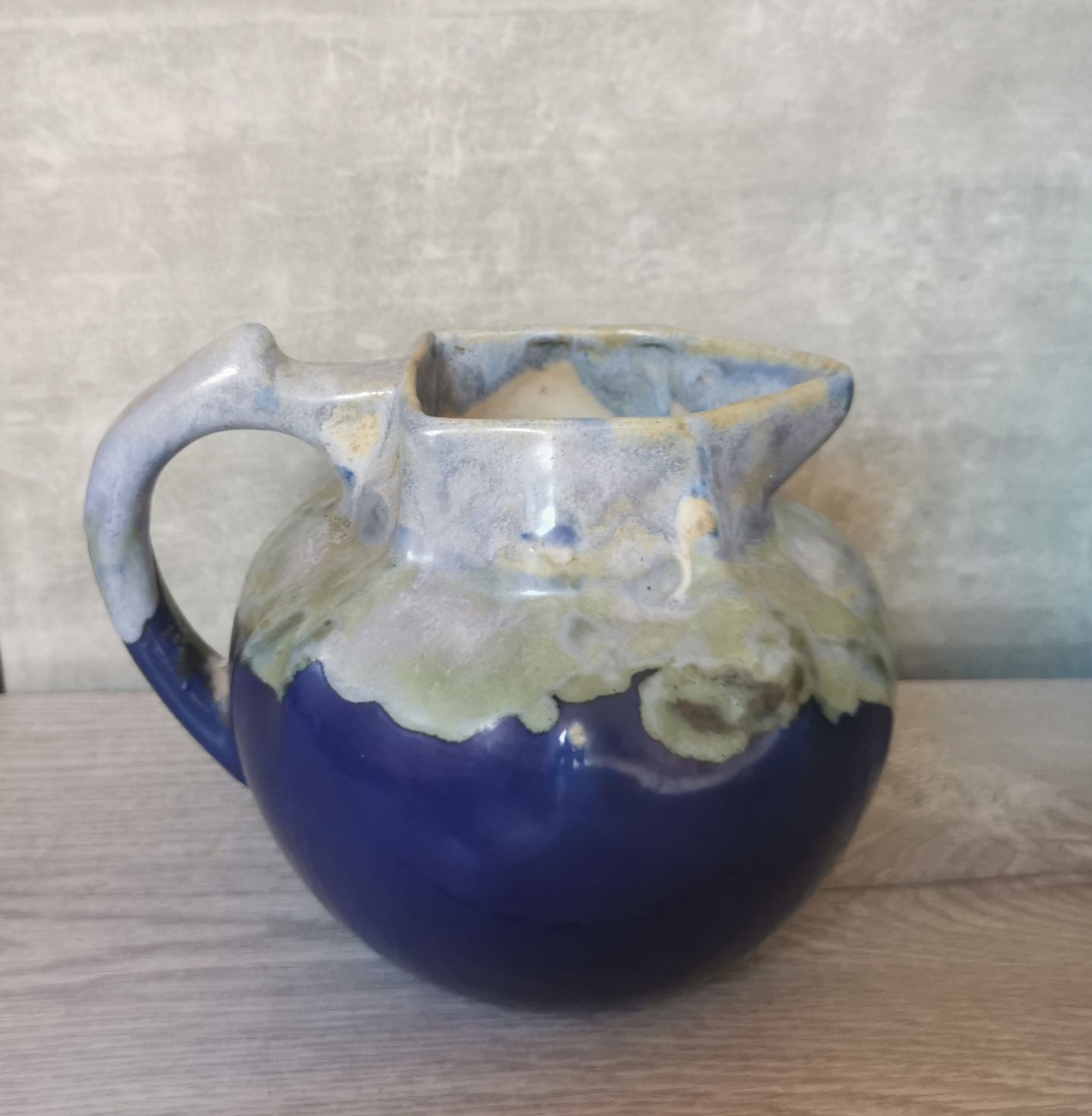 Flamed sandstone jug