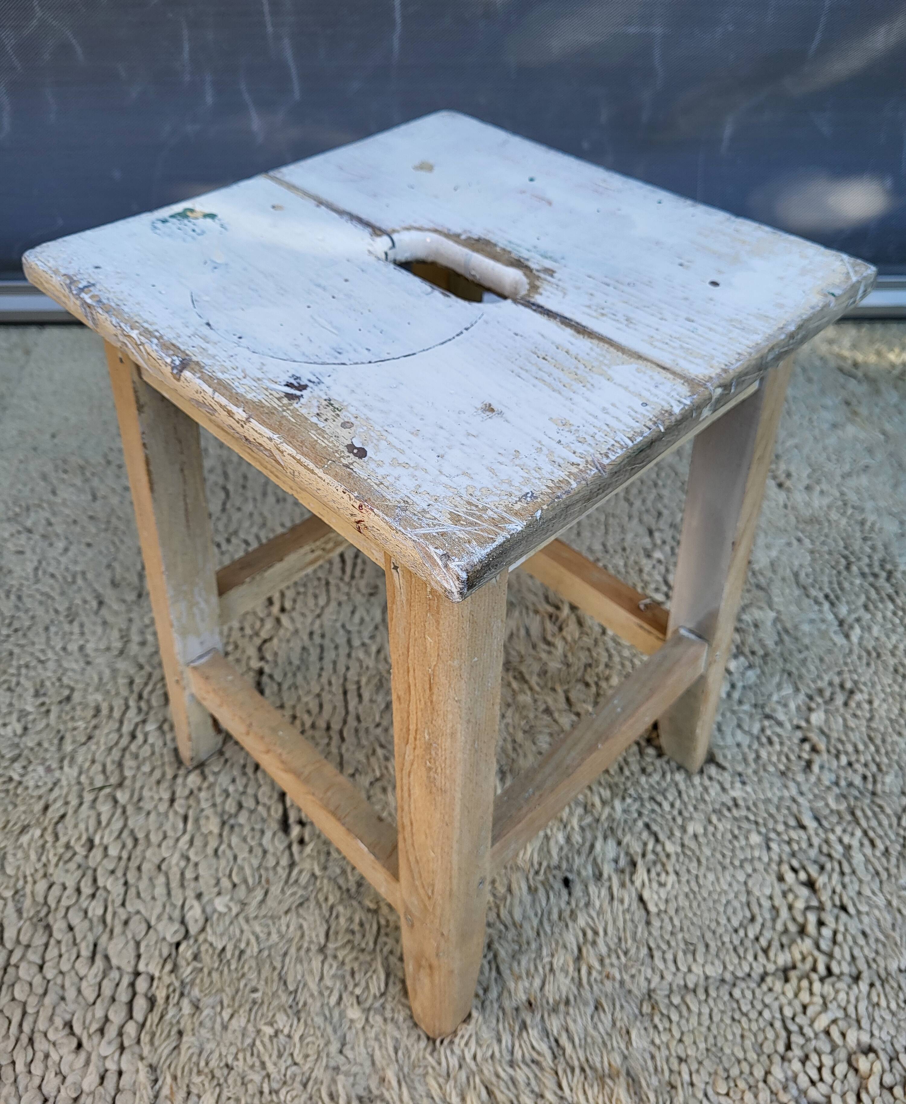 Vintage stool with grip