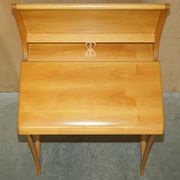 Art Nouveau desk attributed to Carlo Zen 1902 in mottled maple.