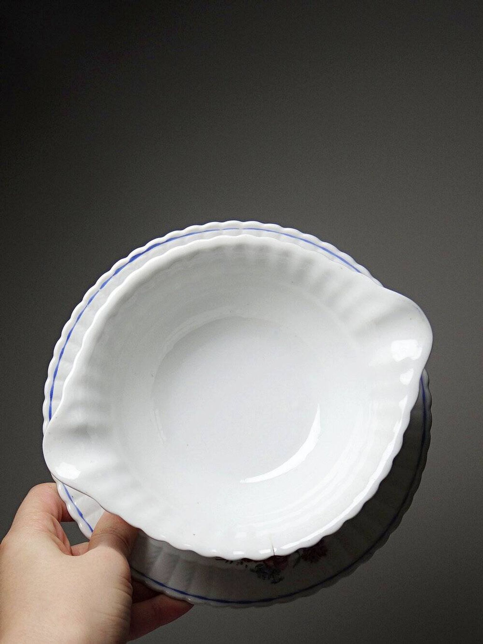 Bernardaud sauceboat Limoges porcelain with floral decoration from the 1920s to 1950s.