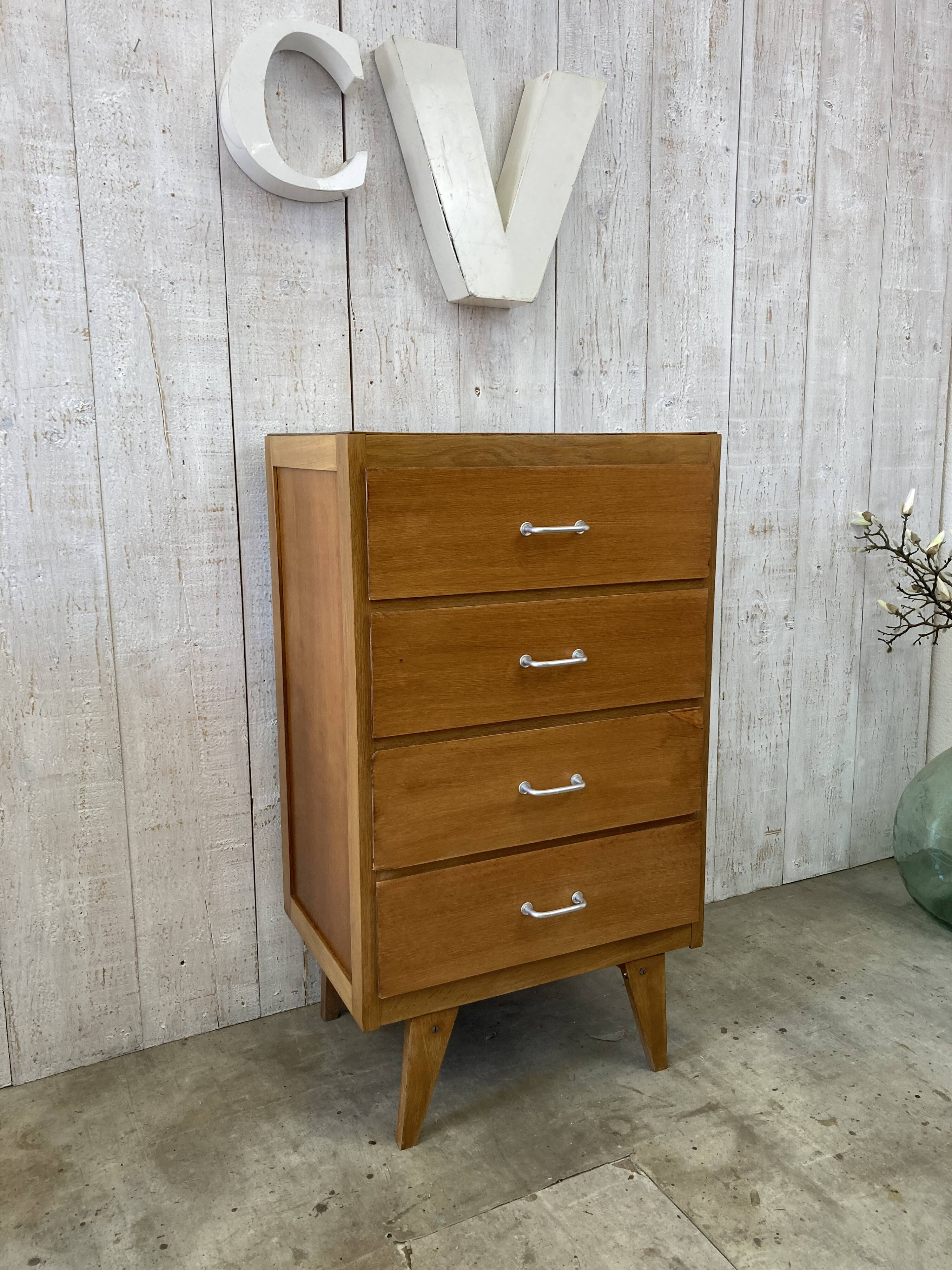 Chiffonier with compass feet