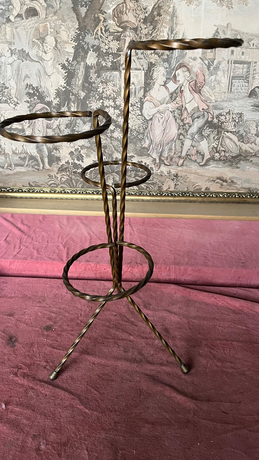 Plant holder 4 twisted iron pots