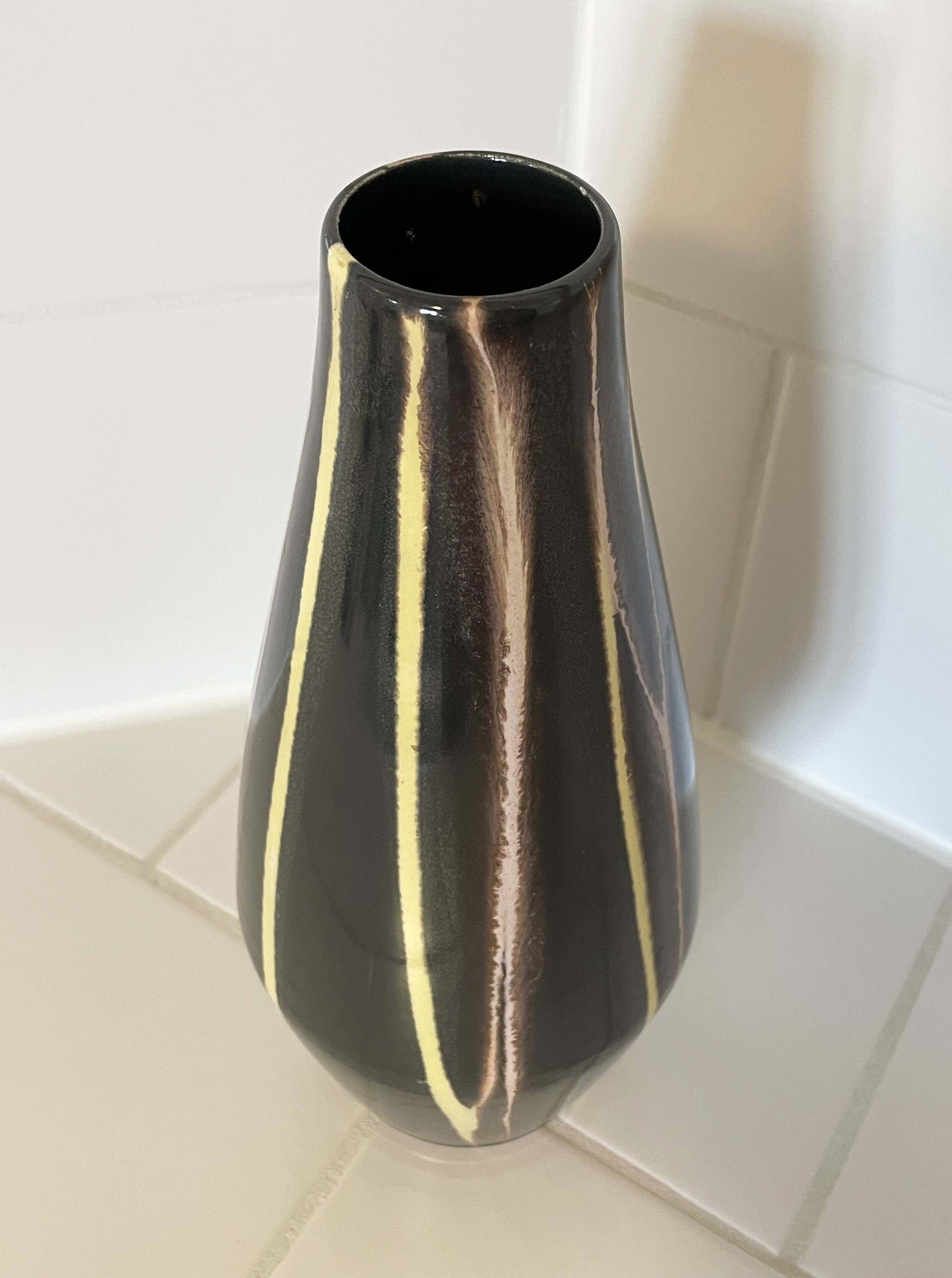 Vase à rayures en géocéramique VEB Georgenthal modèle 136, Allemagne de l'Est (RDA)