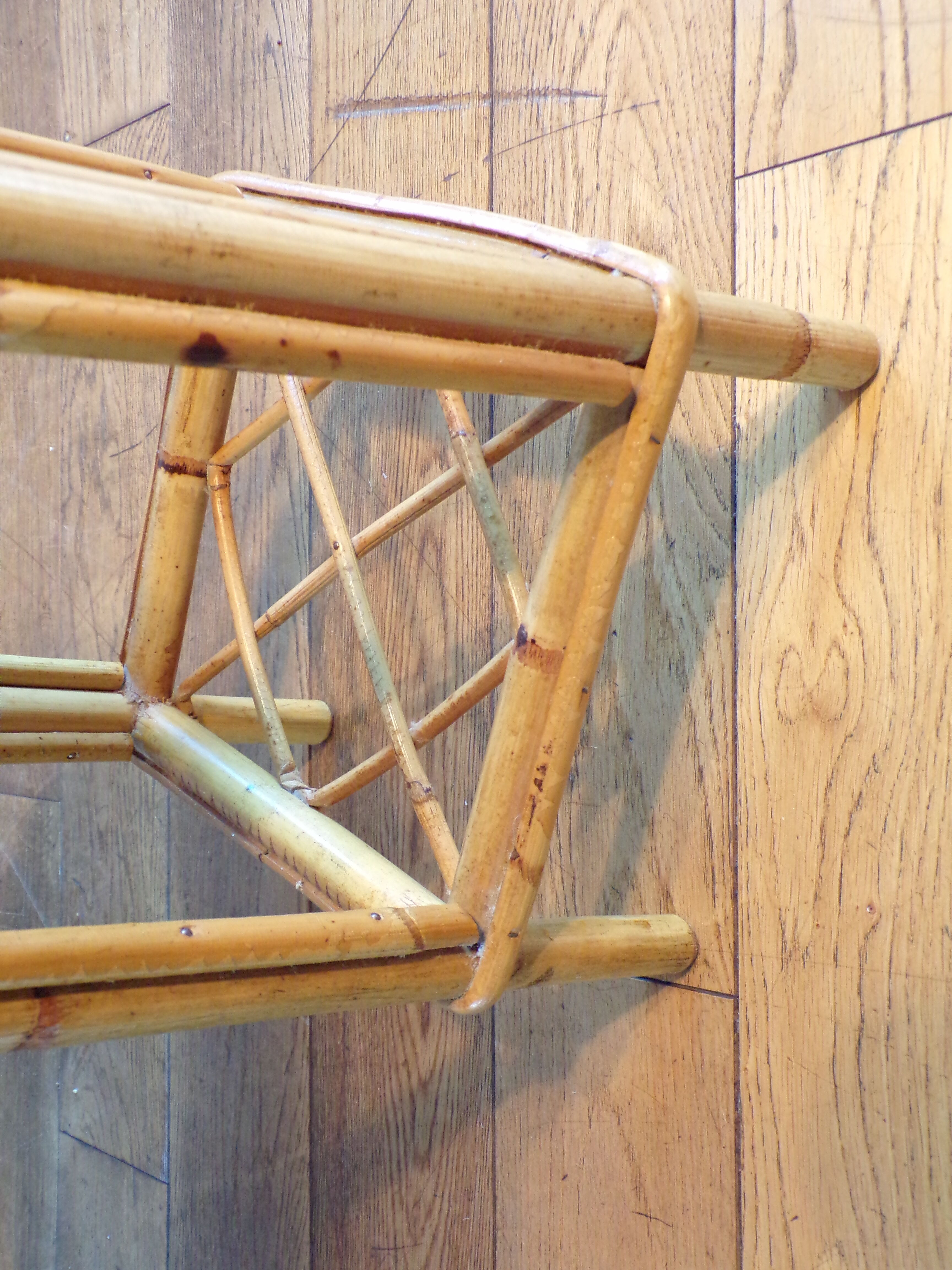 Vintage wicker tabouret