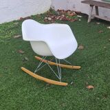 Rocking chair by Charles and Ray Eams ed vitra