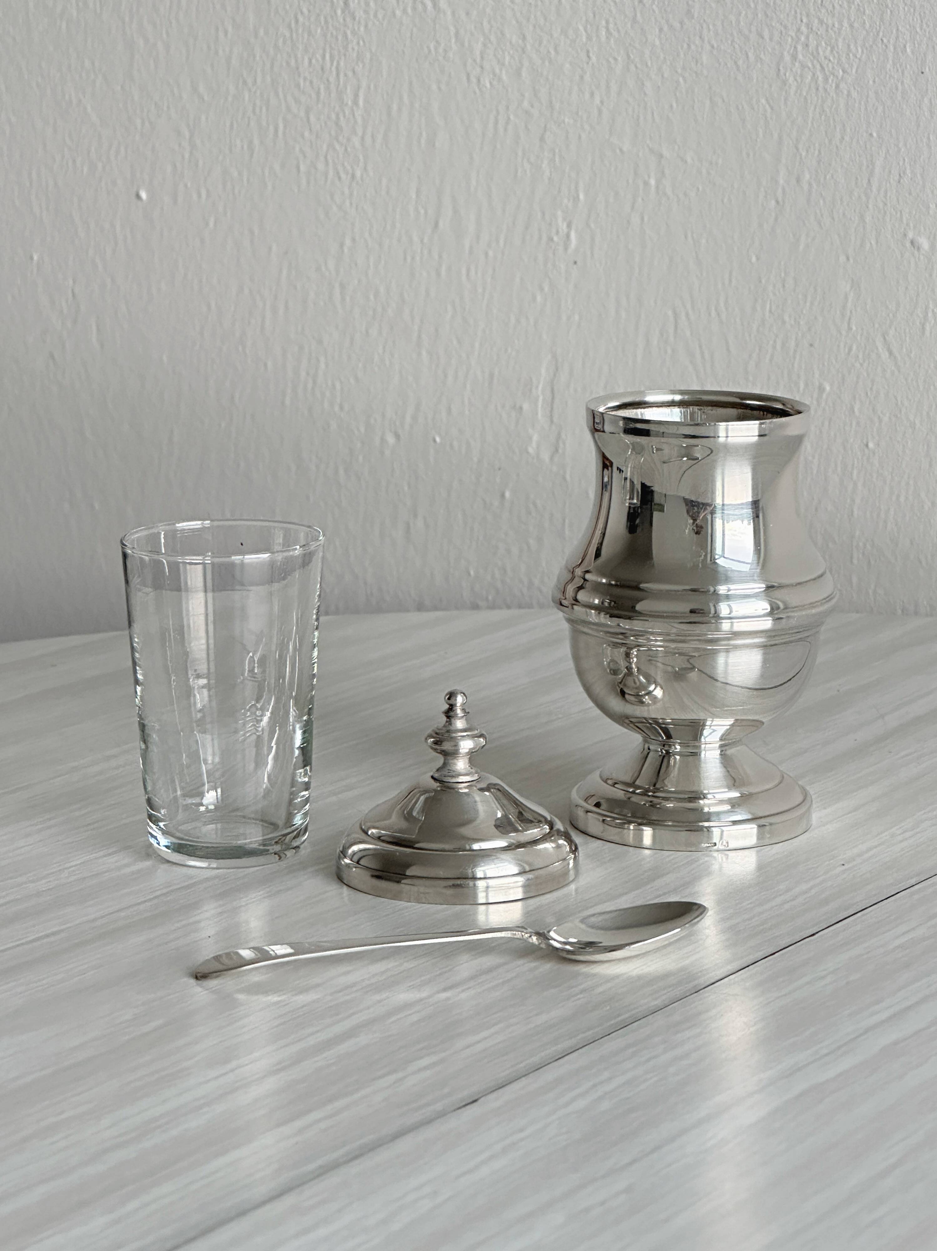 Mustard pot, sugar bowl in silver-plated metal