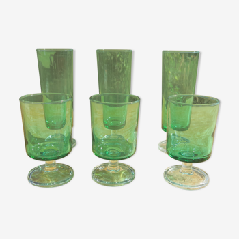6 verres de couleurs vert clair type Arcoroc en très bon état