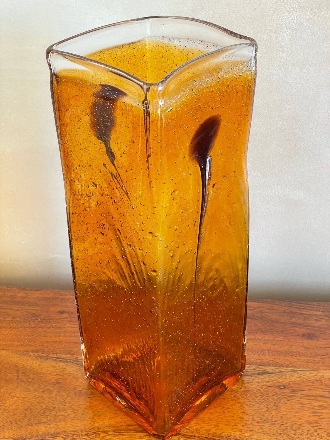 Grand vase ambré 1970