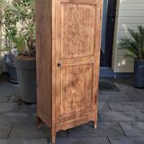 Small renovated Parisian wardrobe