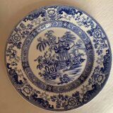 Assiette ancienne en porcelaine
