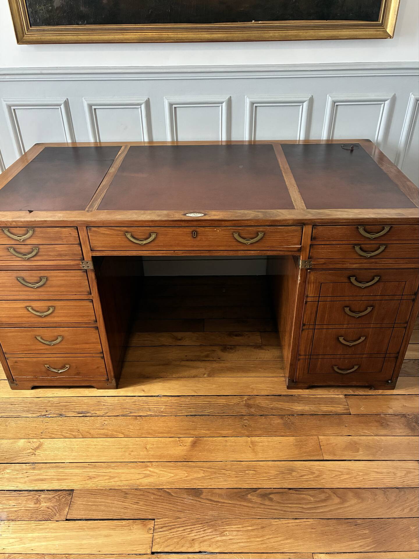 Richelieu - ministers pedestal desk