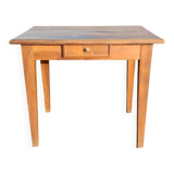 Spindle leg desk