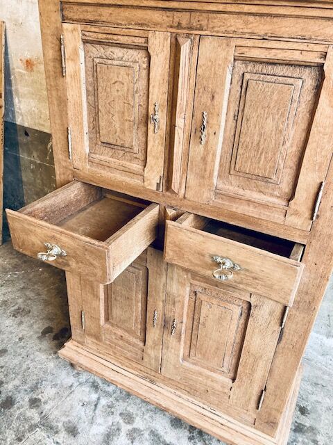 Rustic chic chest of drawers