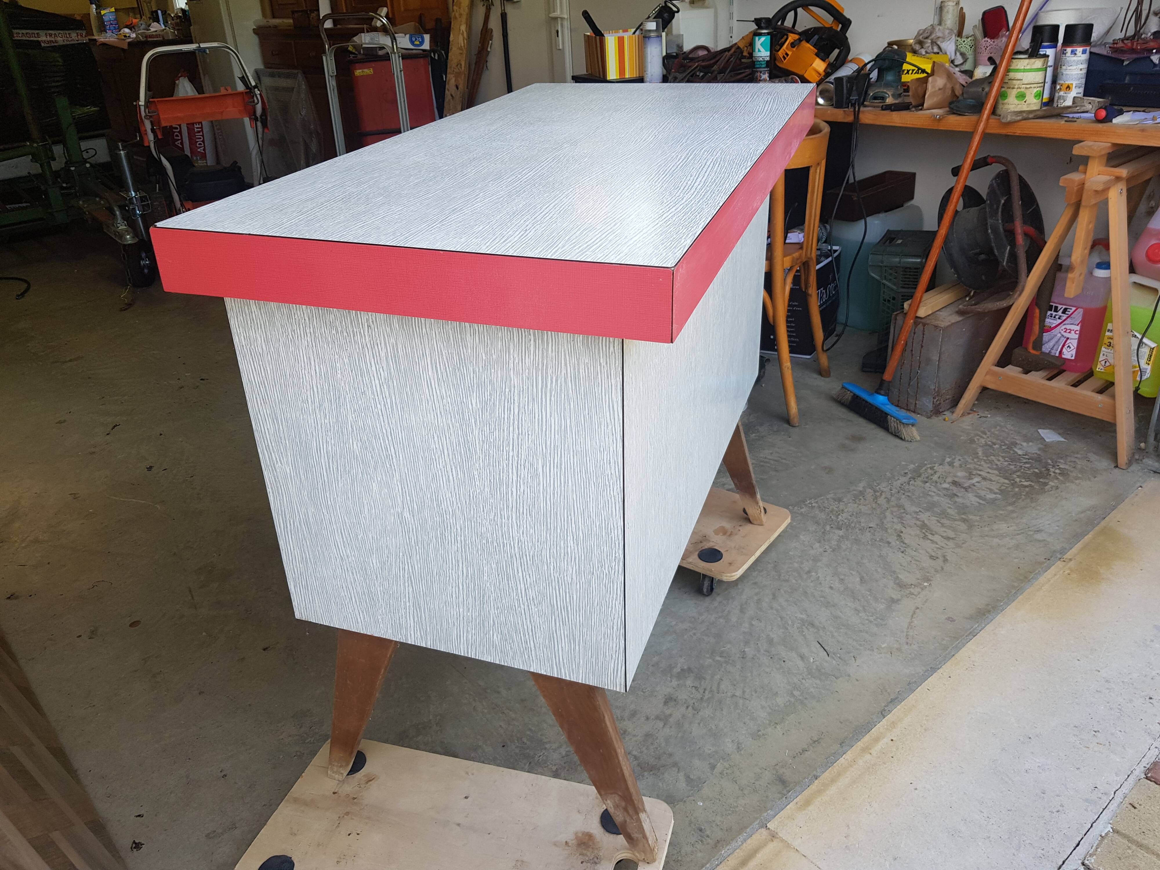 Vintage check counter