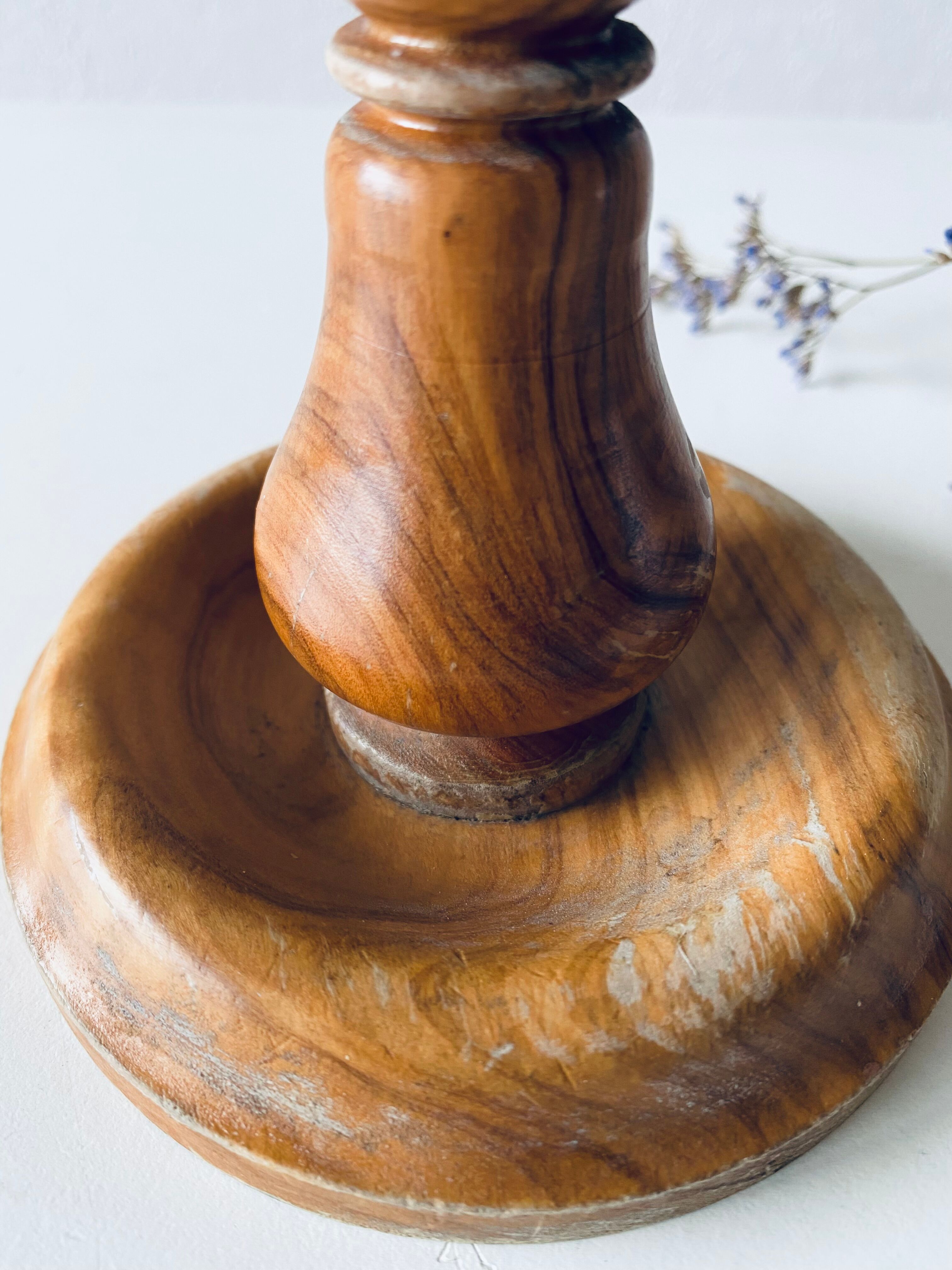 Bougeoir ancien en bois