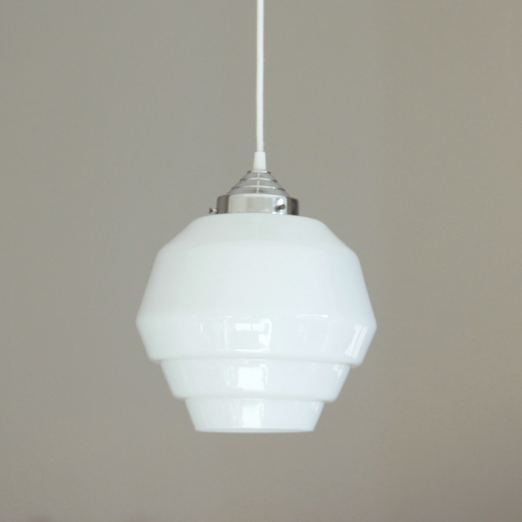 Pendant lamp globe opaline