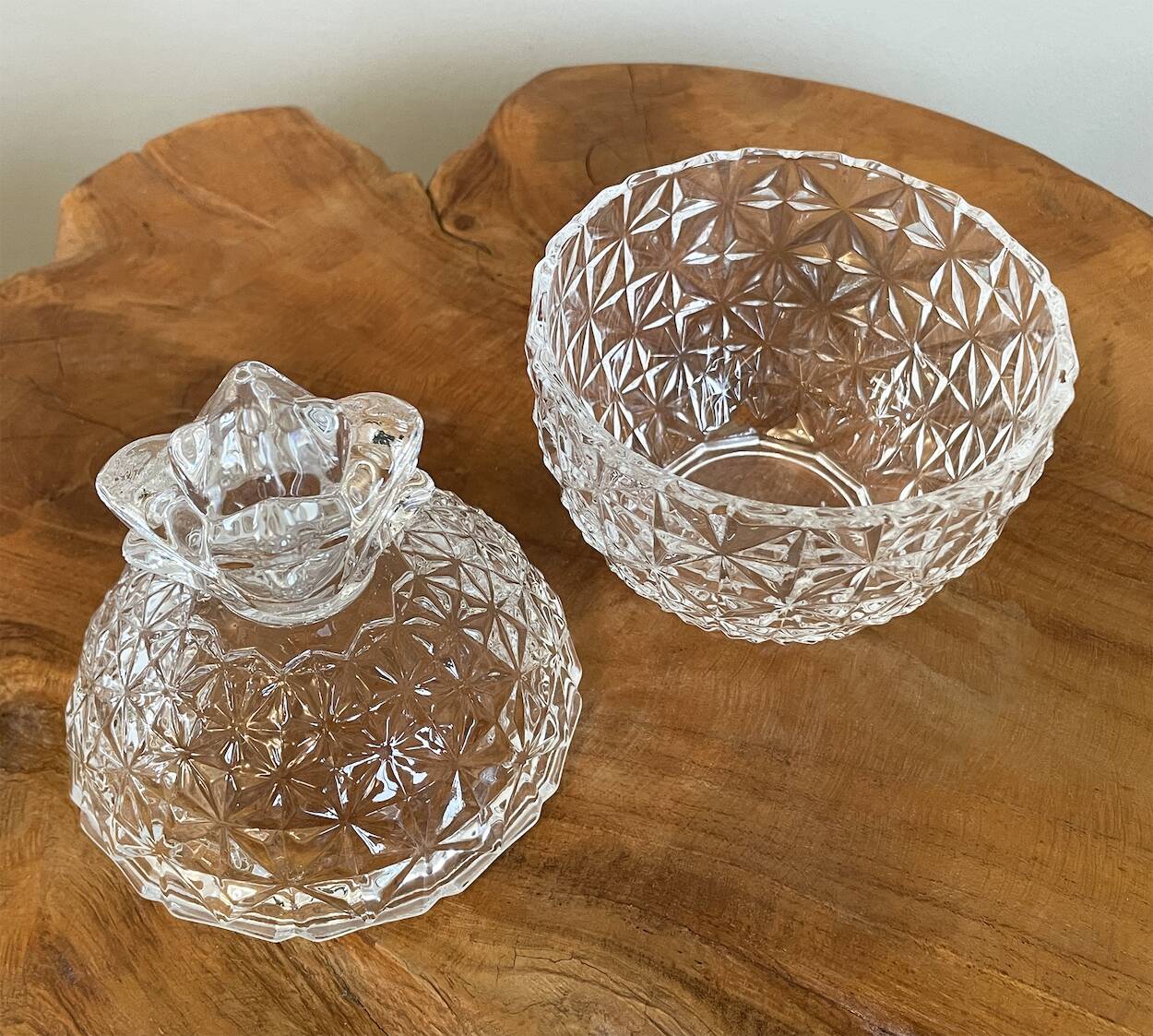Pressed Glass Pineapple Candy Bowl / Sugar Bowl / Bonbonnière