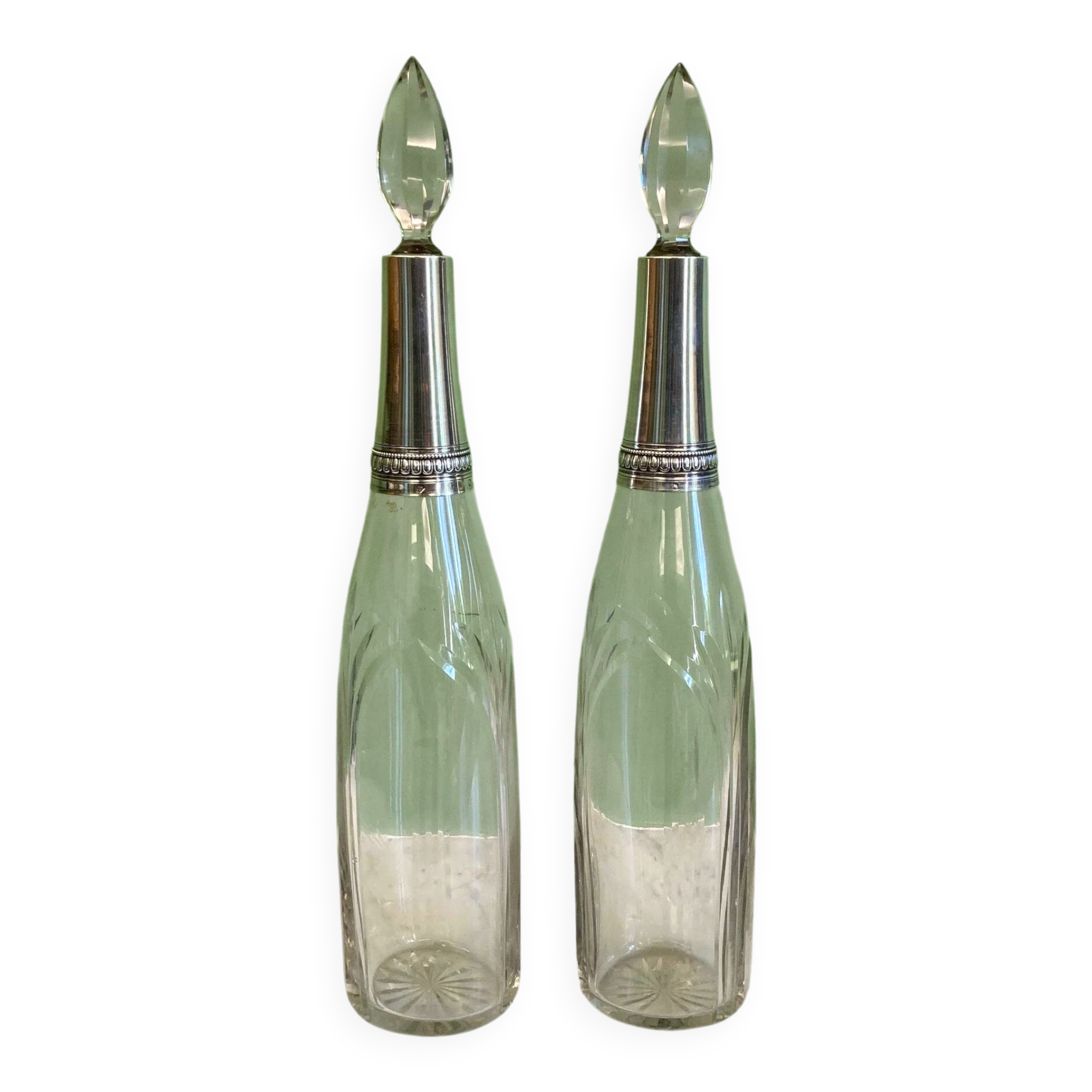Beautiful pair of decanters from around 1910 in crystal and solid silver.