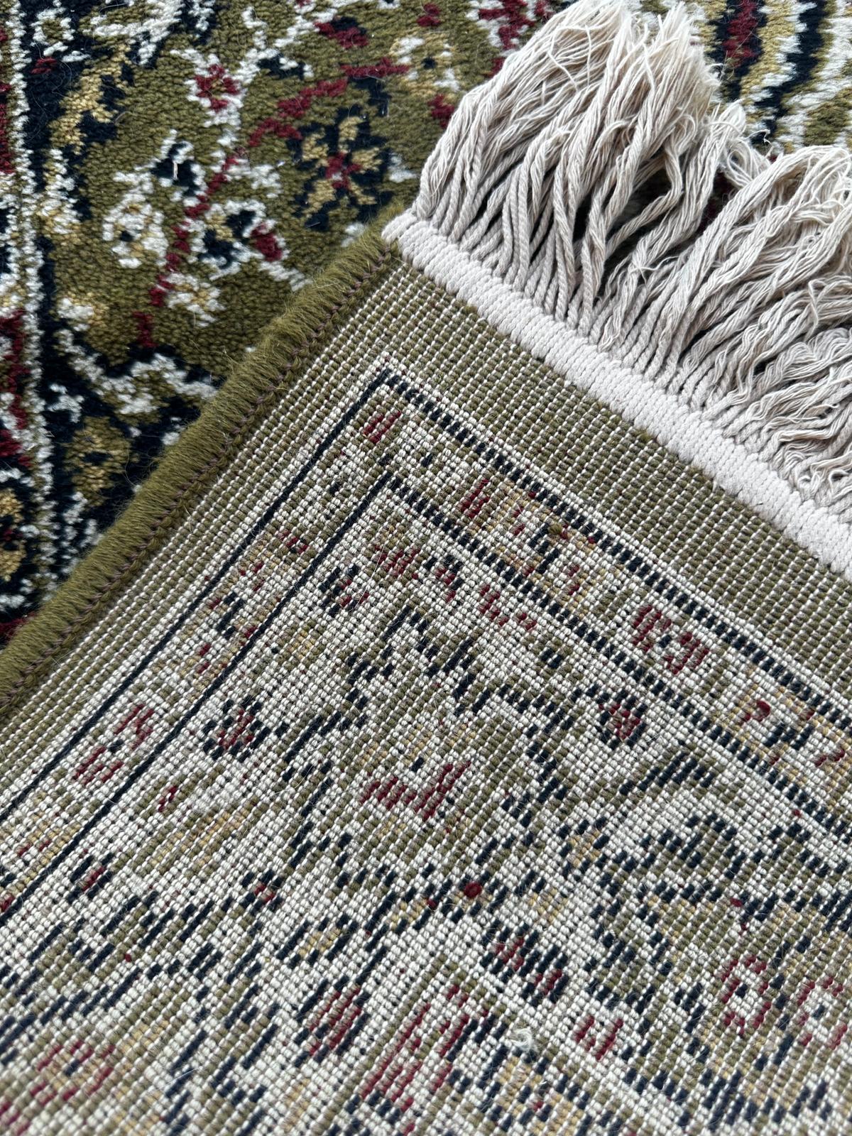 Oriental wool rug 180cm x 90cm