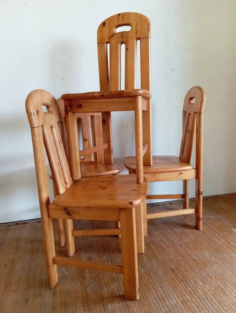 Set of 4 80s pine chairs
