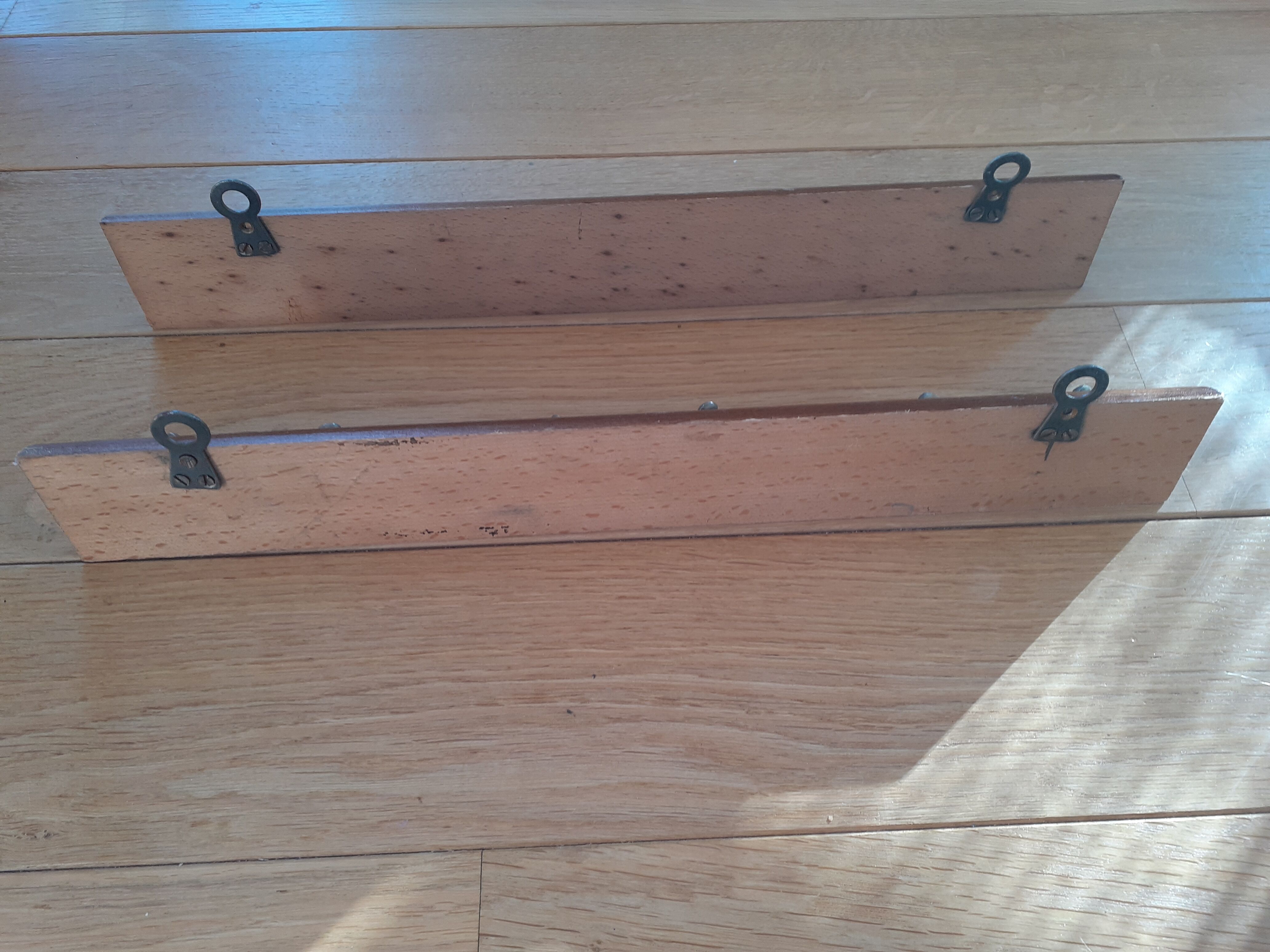 Lot 2 coat racks type schoolboy three hooks