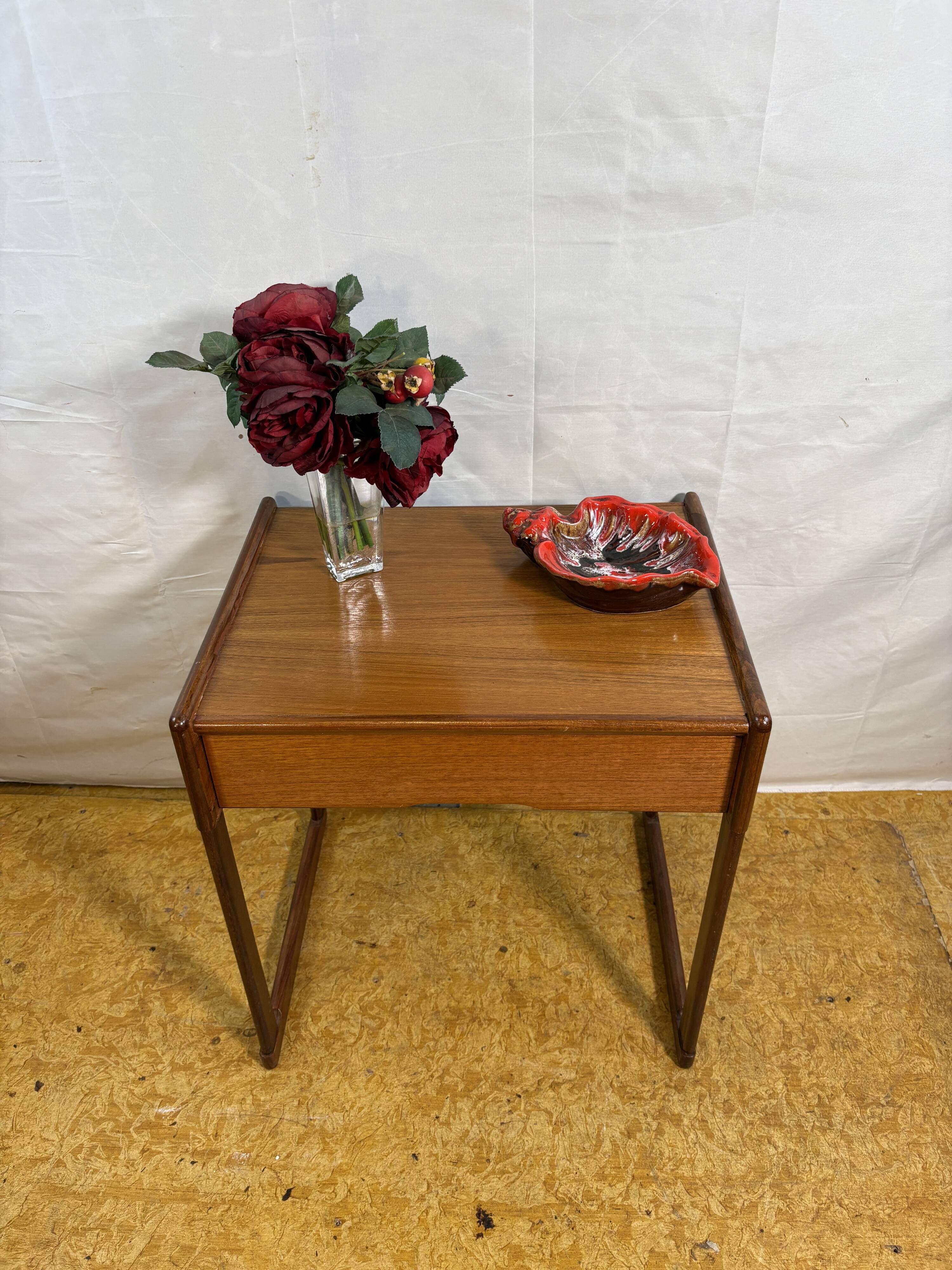 Table d'appoint G Plan en teck vintage – Moderne du milieu du siècle – Années 1960