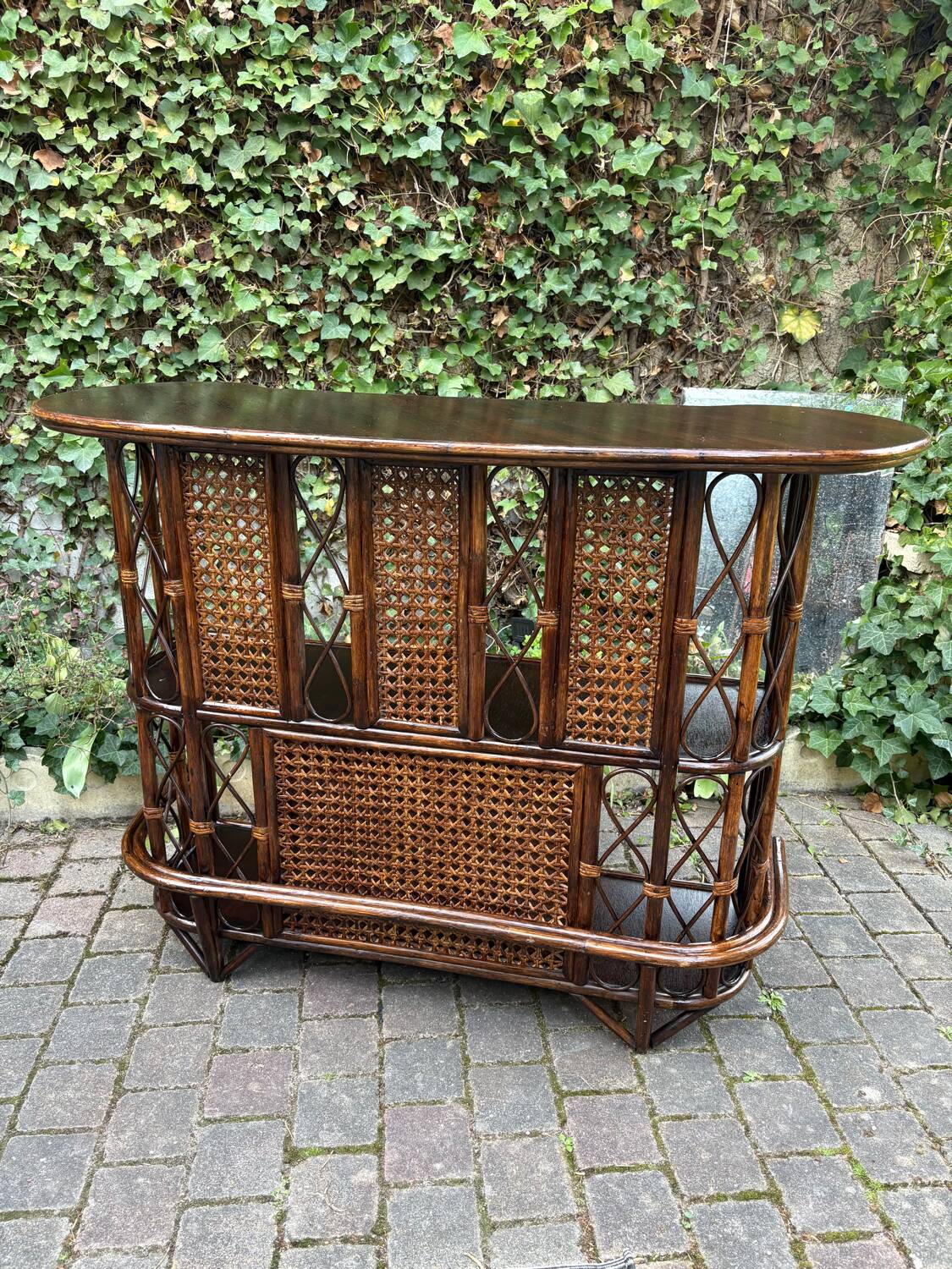 Rattan bar and vintage stools
