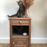 Adorable table de chevet en bois