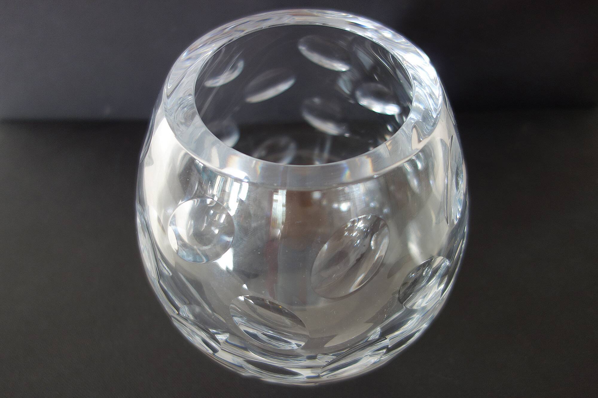 Vase boule modèle Cluny en cristal par Christofle