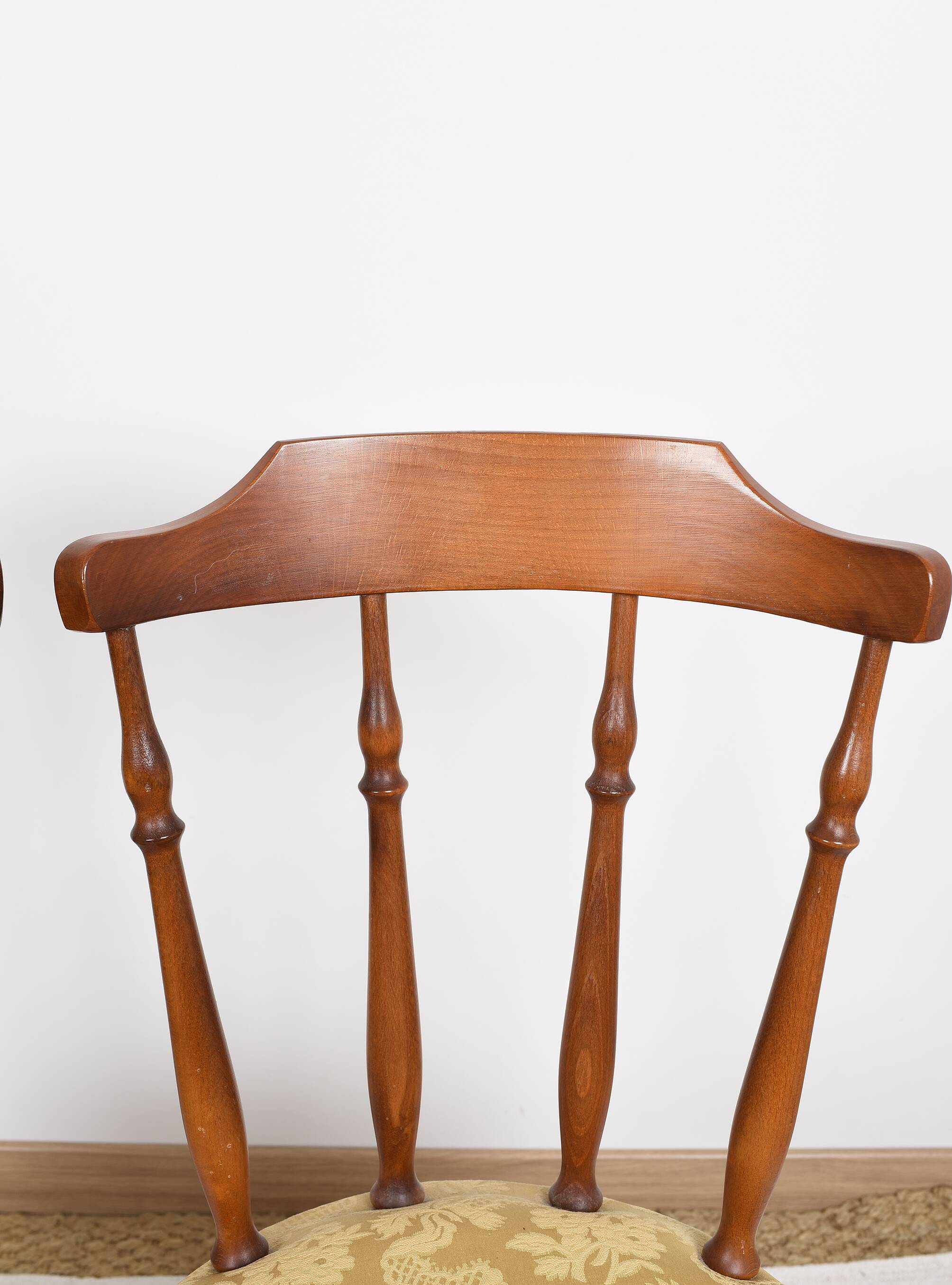 Pair of chairs in turned wood and fabric, vintage, dating from 1960.