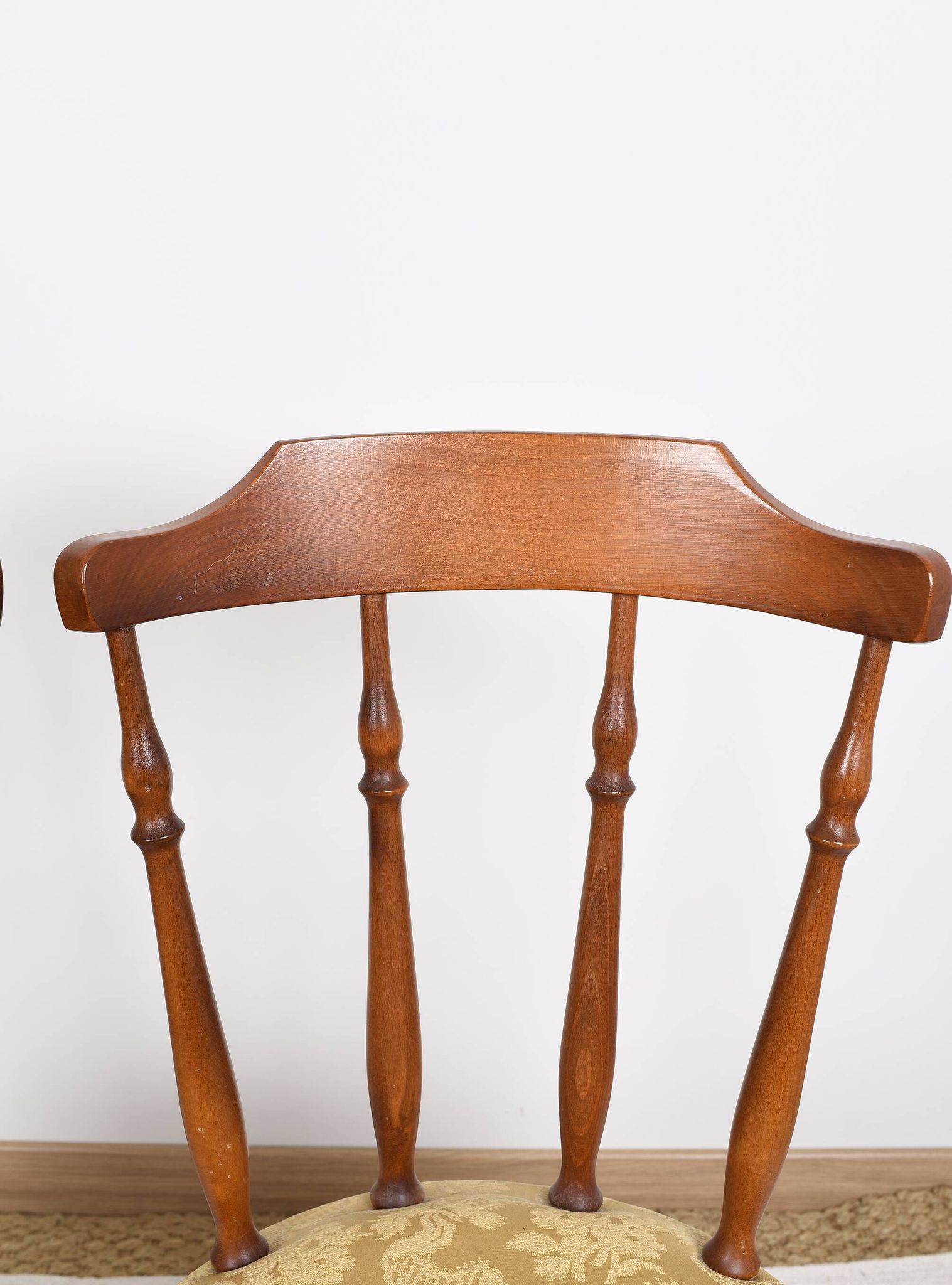 Pair of chairs in turned wood and fabric, vintage, dating from 1960.